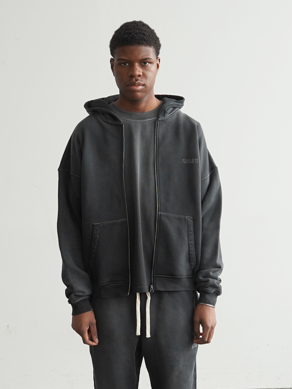 BLACK SUNFADED ZIP HOODED "EVERYDAYS" - Mosquets
