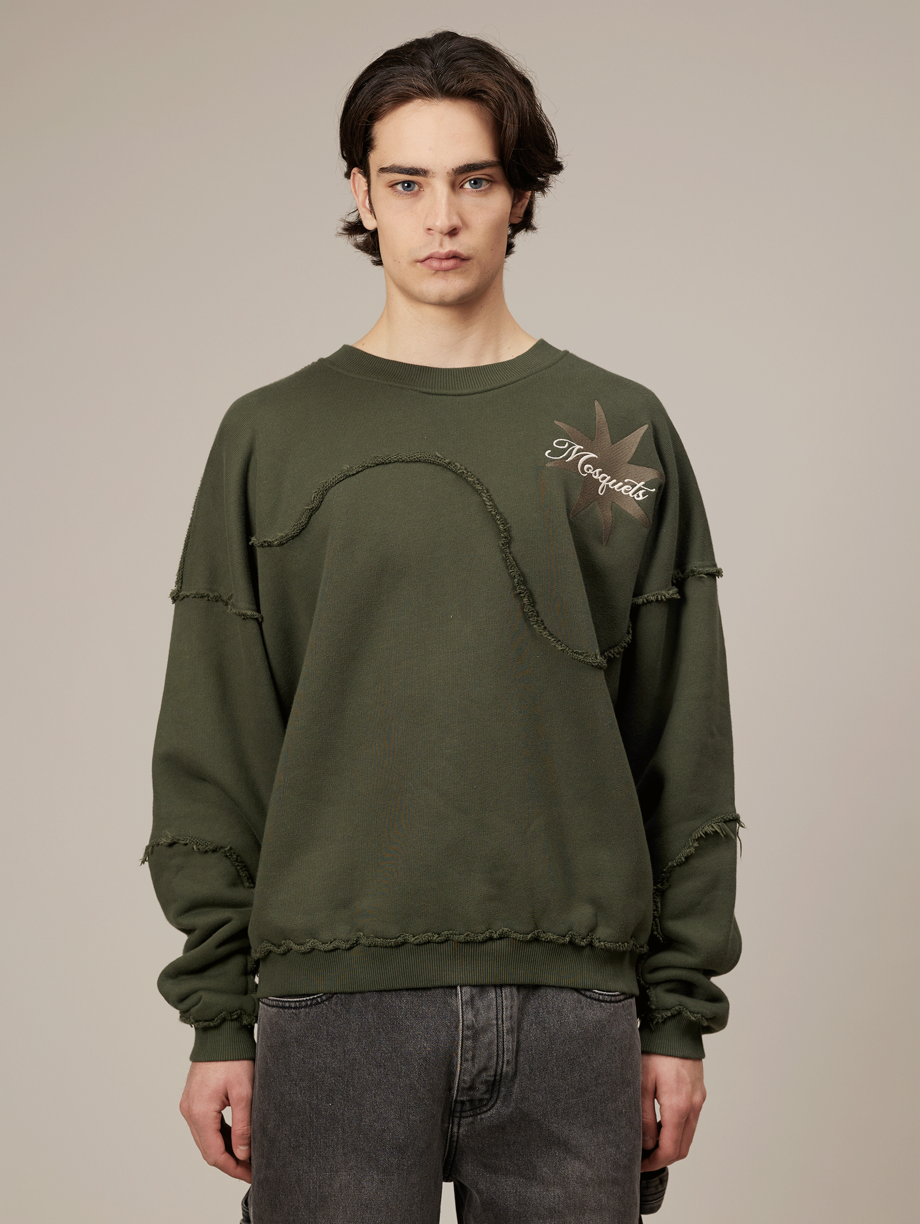 GREEN SWEATER OPEN EDGES 