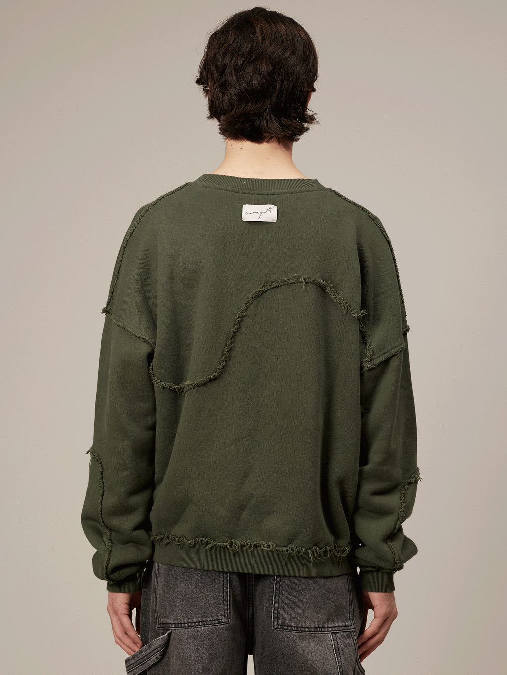 GREEN SWEATER OPEN EDGES 