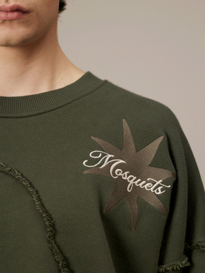 GREEN SWEATER OPEN EDGES "MOSQUETS"