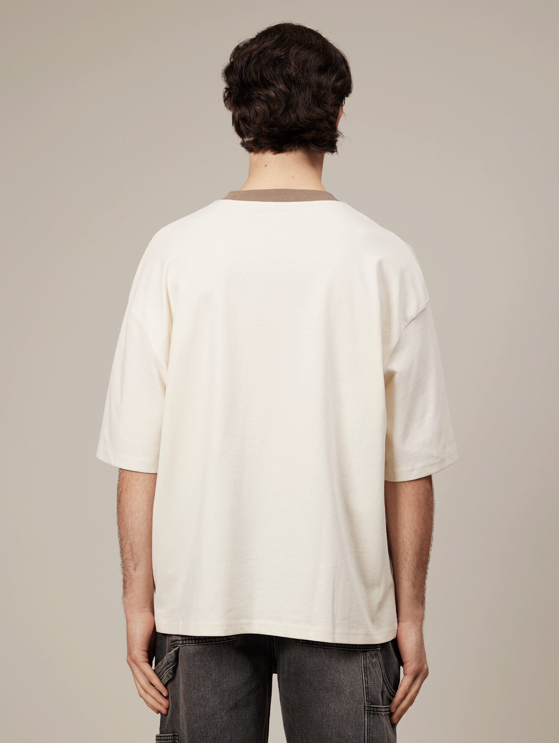 CREAM LIGHT BROWN CONTRAST COLLAR T-SHIRT 