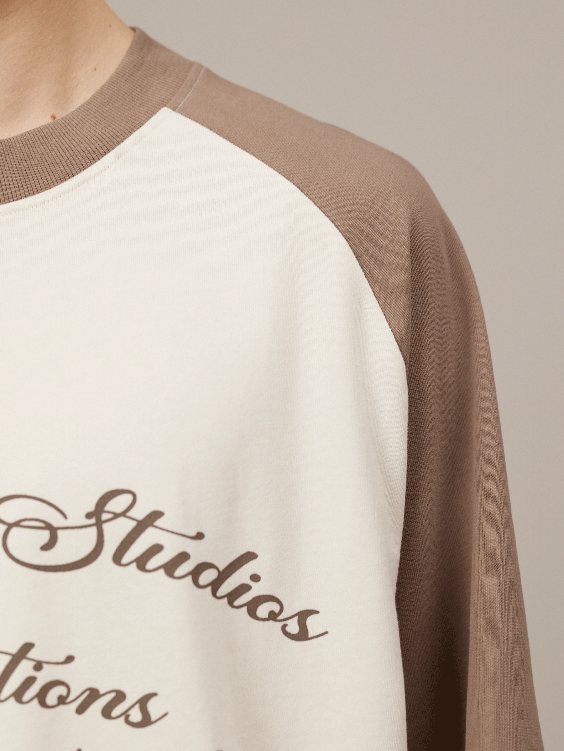 CREAM LIGHT BROWN RAGLAN T-SHIRT "PRODUCTIONS"