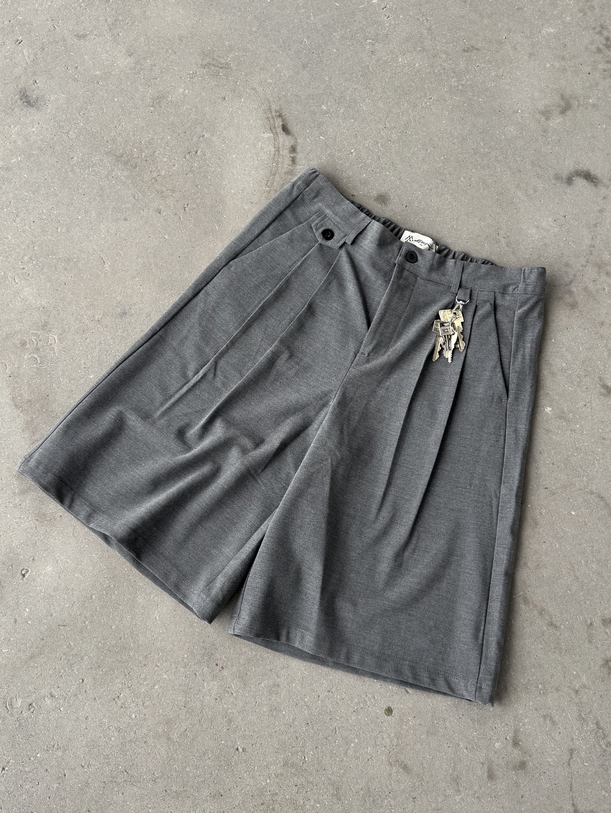PLEATED SHORTS 