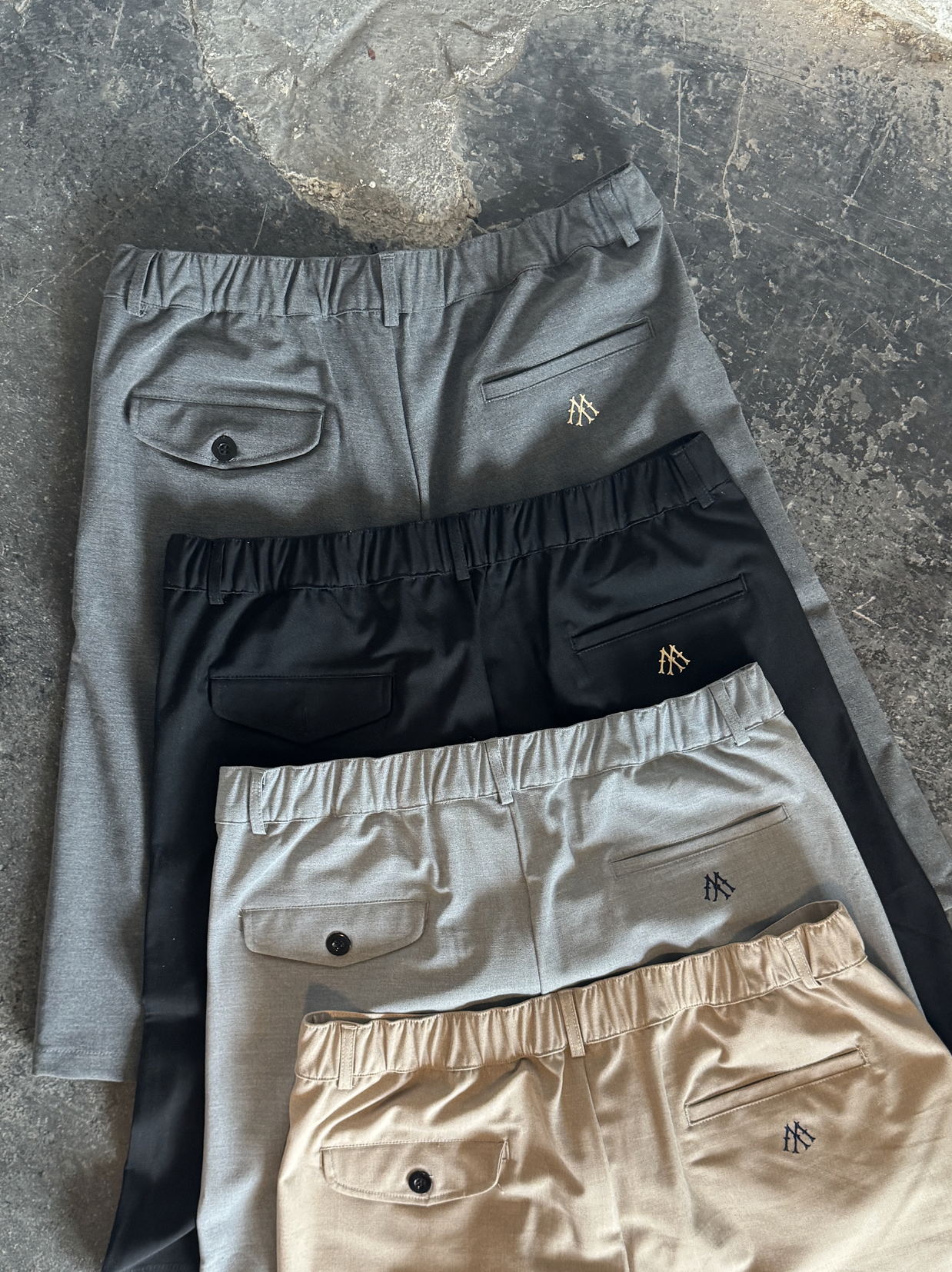 PLEATED SHORTS "LIGHT GREY"