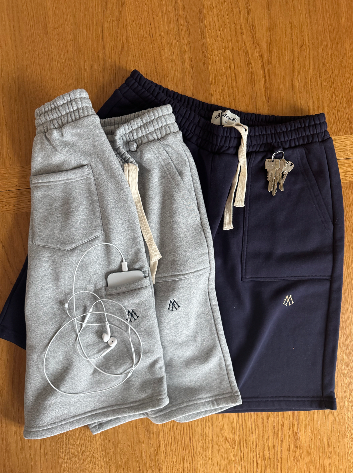 EVERYDAYS BLUE SWEAT SHORTS "M"