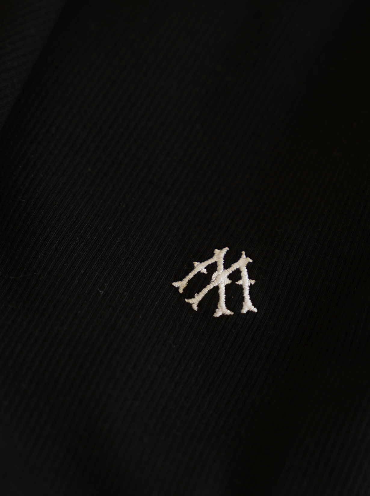 EVERYDAYS BLACK TANK TOP "M"