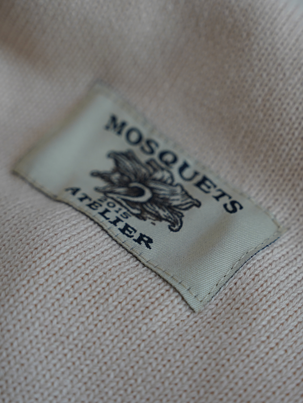 BEIGE CUT OFF KNIT "MOSQUETS ATELIER"
