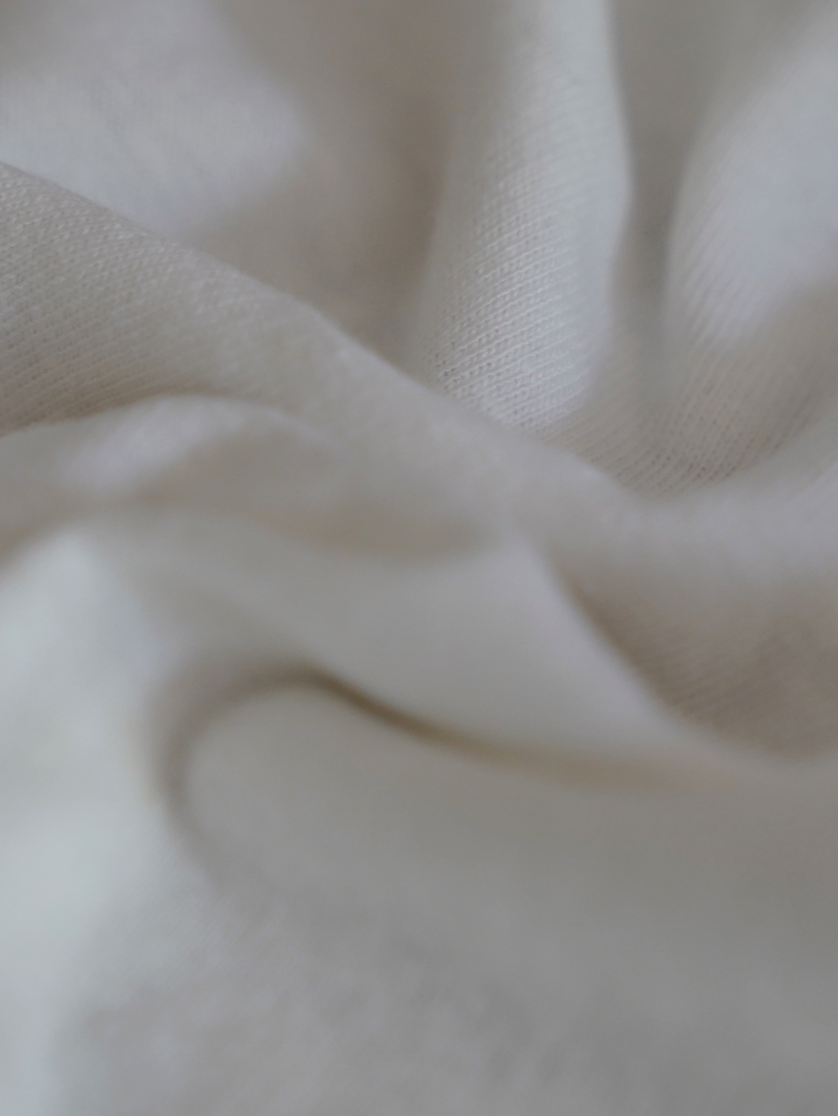 WHITE T-SHIRT 