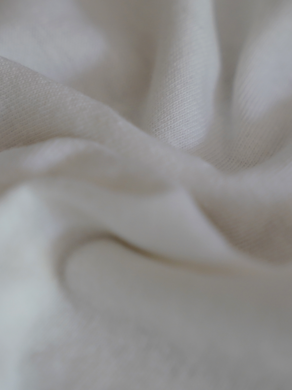WHITE T-SHIRT 