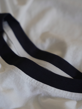 WHITE CONTRAST T-SHIRT "EMBLEM"