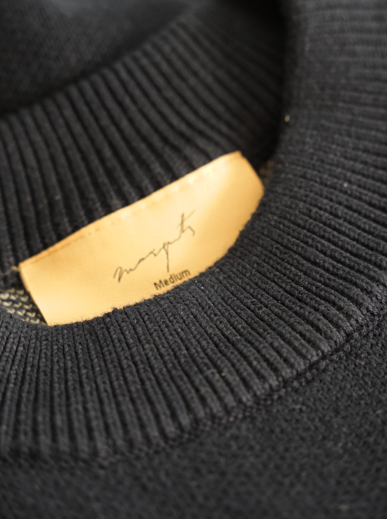DARK BLUE KNIT SWEATER 