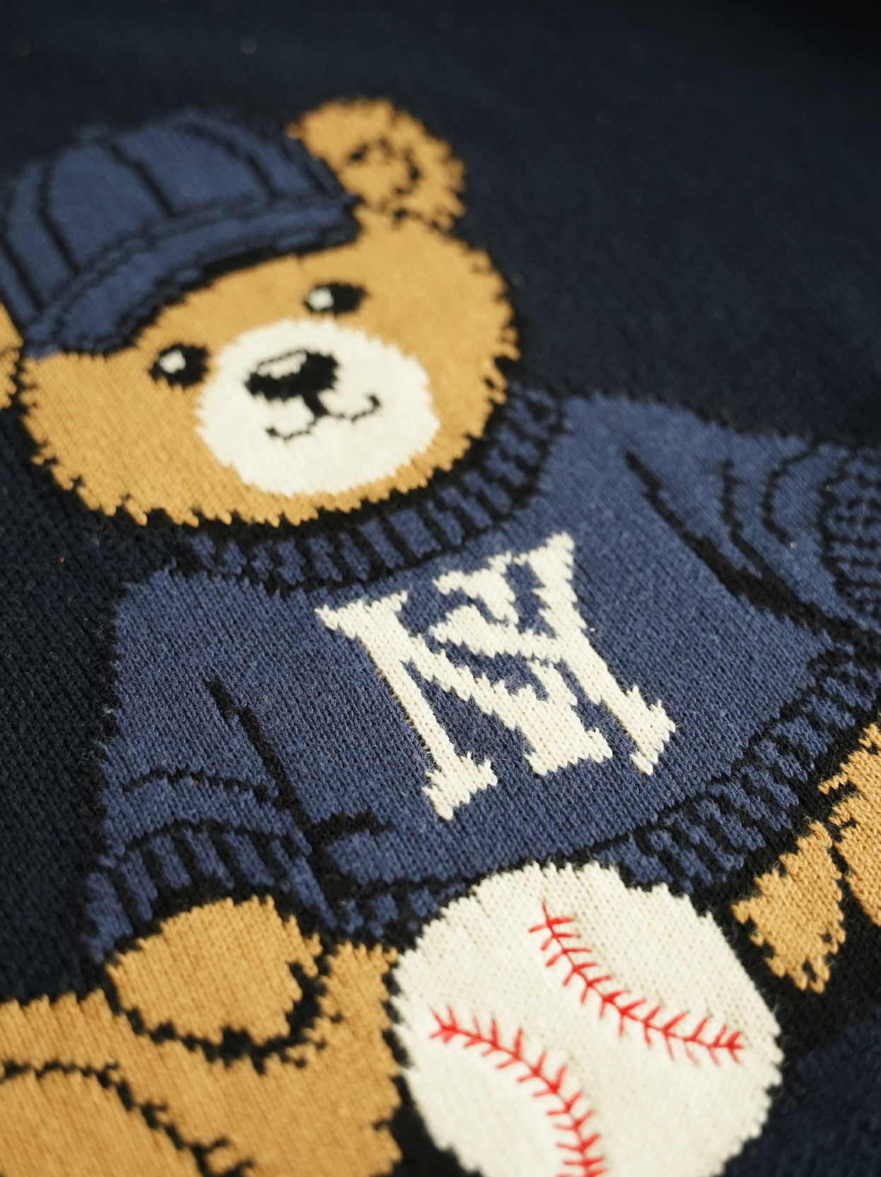 DARK BLUE KNIT SWEATER 