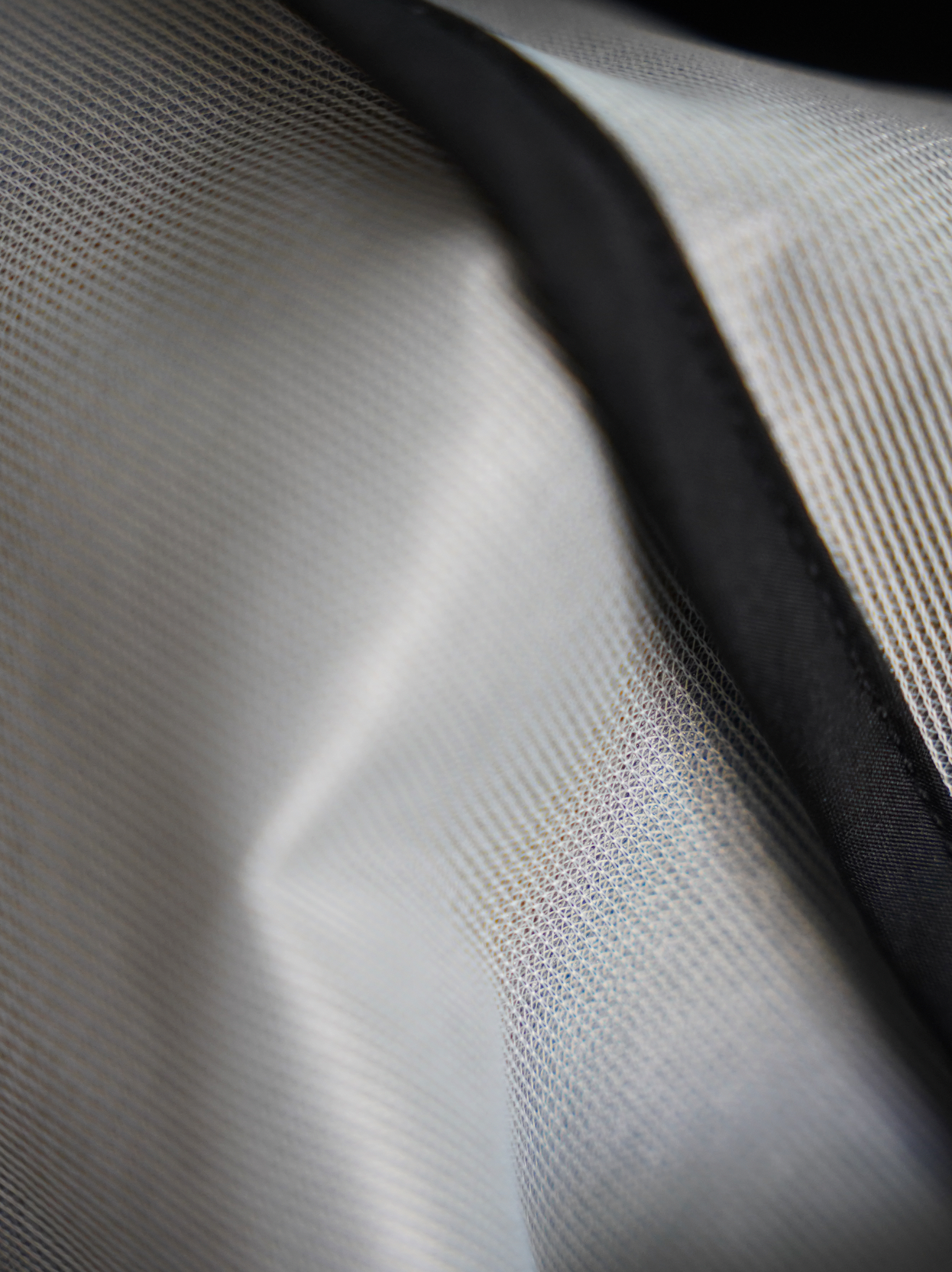 OLIVE RAIN SHELL JACKET "MOSQUETS"