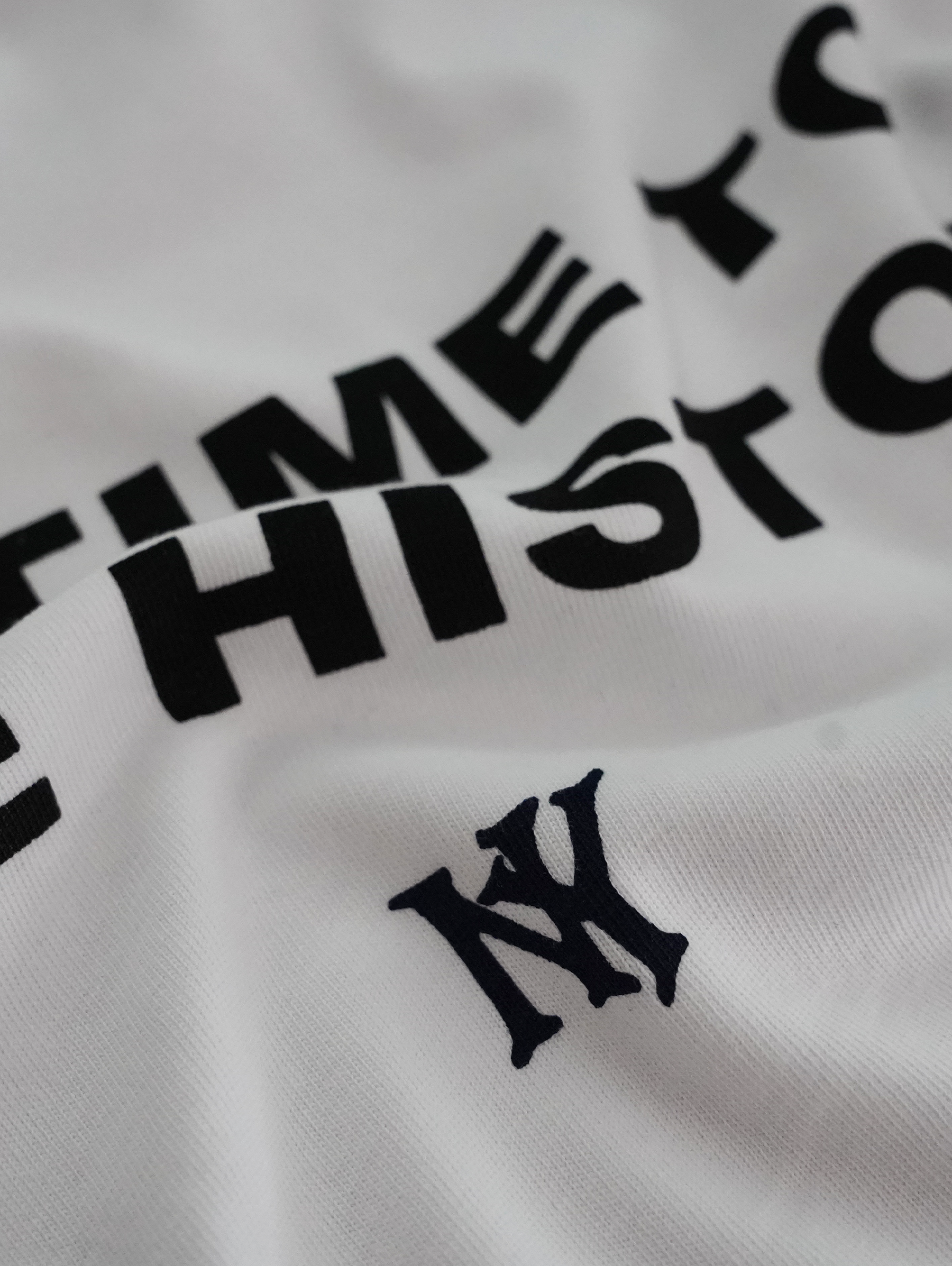 WHITE T-SHIRT "HISTORY"