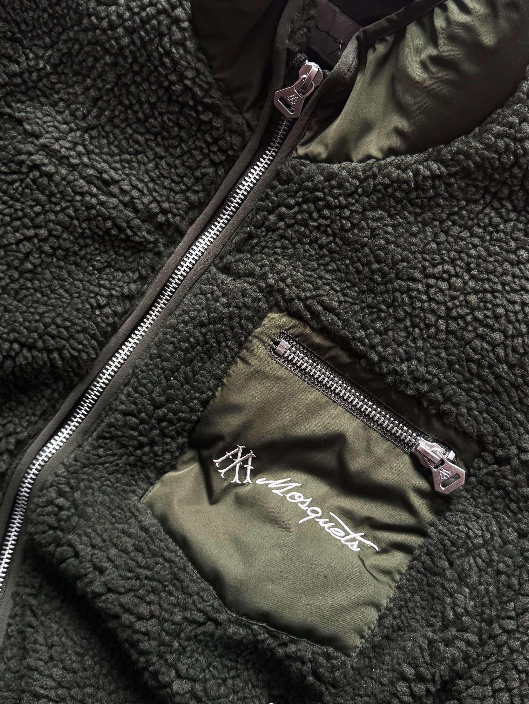 OLIVE FLEECE JACKET "MOSQUETS"