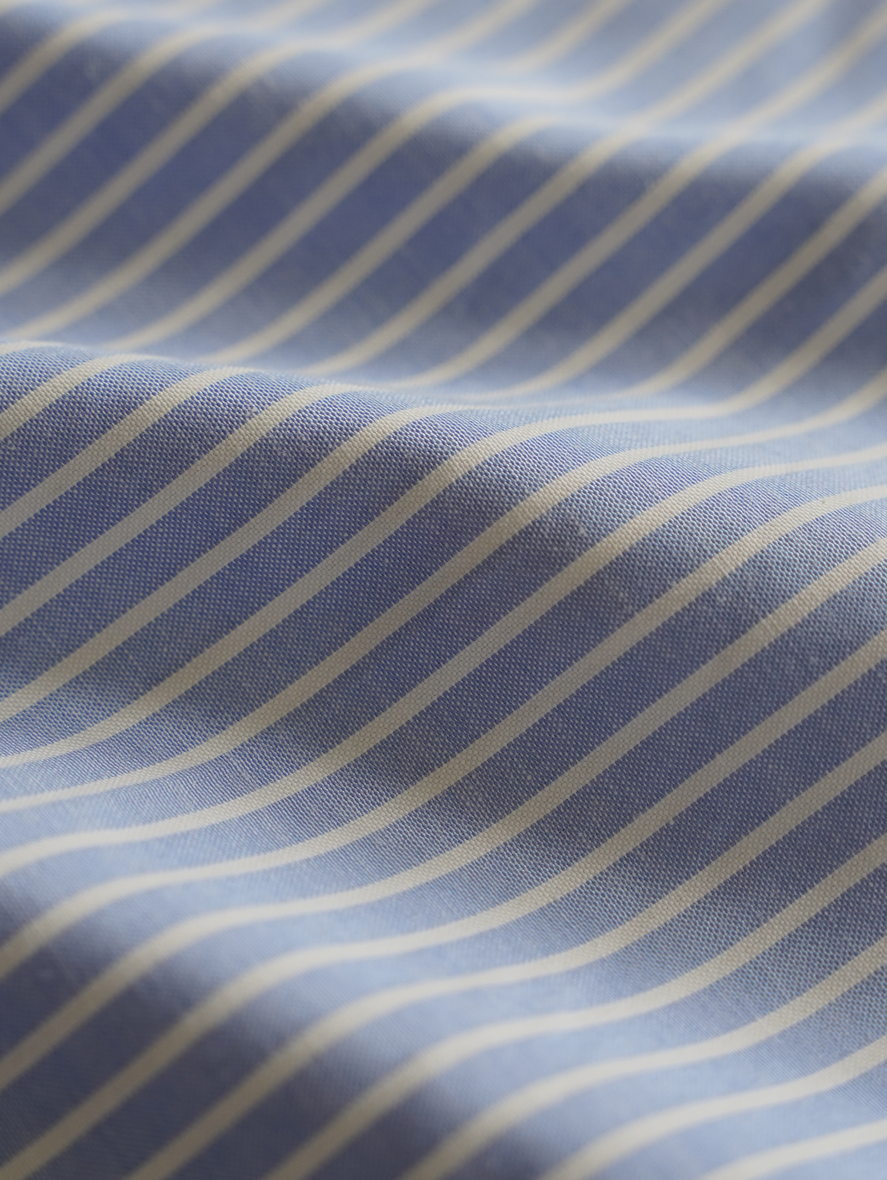 BLUE WHITE  PINSTRIPE SHIRT "M"