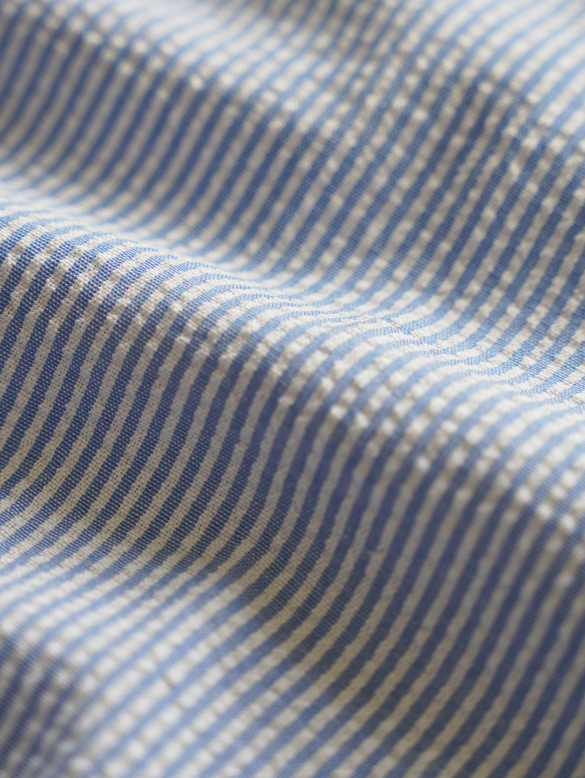 SEERSUCKER STRIPE BLUE /WHITE SHIRT "M"